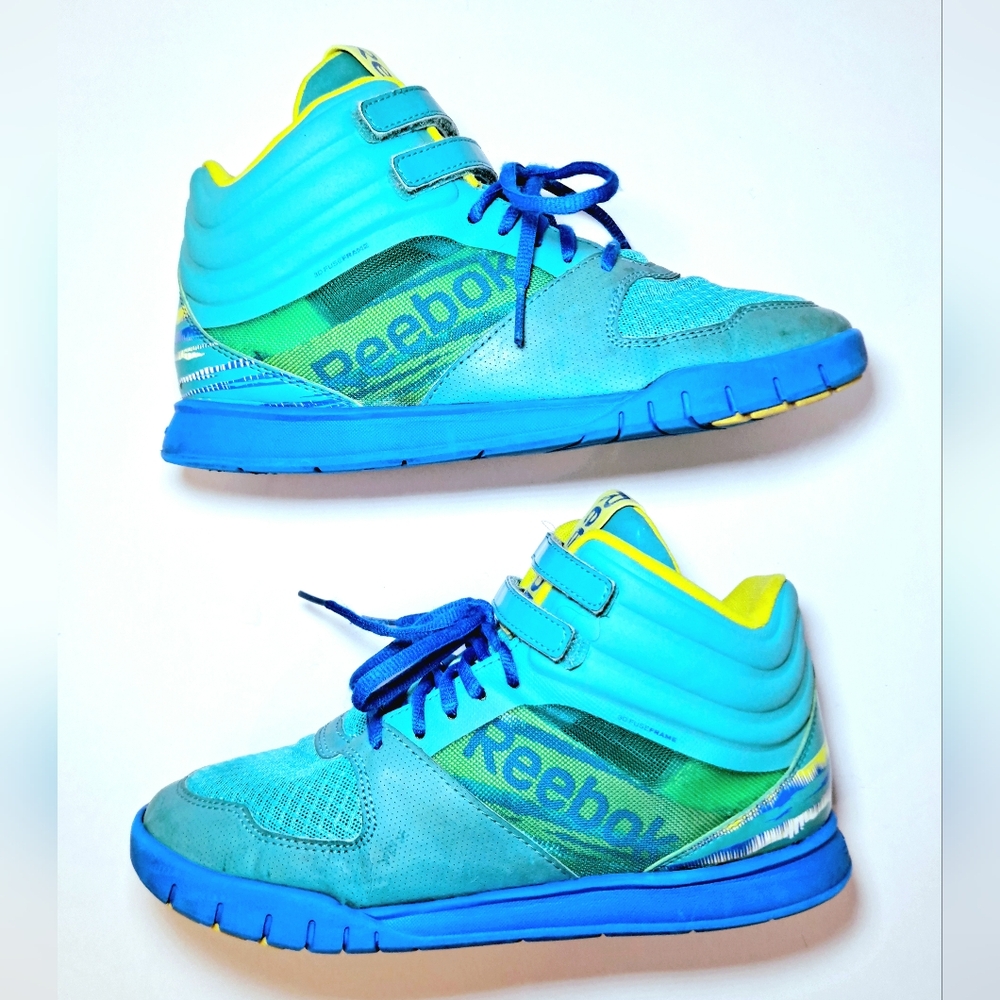 Size 7 - Reebok Dance Urlead Mid Shoe - V44378
